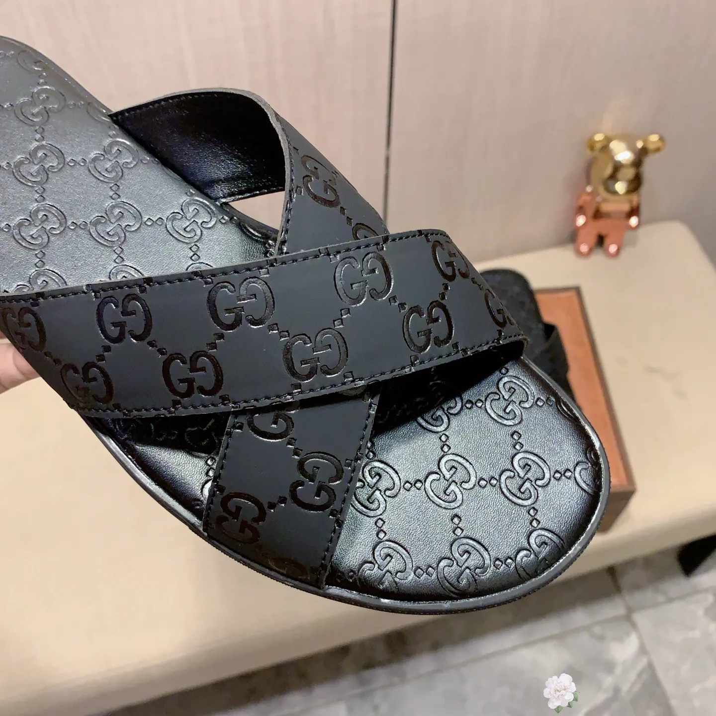 Slippers: New model: Factory price: 240💰💰🎩🎩🔥🔥《 Gucci* 》Series of slippers top purchasing agent🔍🔍Sold simultaneously for men, original Italian imported webbing made of selected cowhide, exquisite workmanship,), sole: (super comfortable) original factory special sole, ⚠️exclusive double-layer movable molded sole super comfortable⚠️, real shot🎬the real thing is more beautiful🔍🔍266 regular code 38-45,